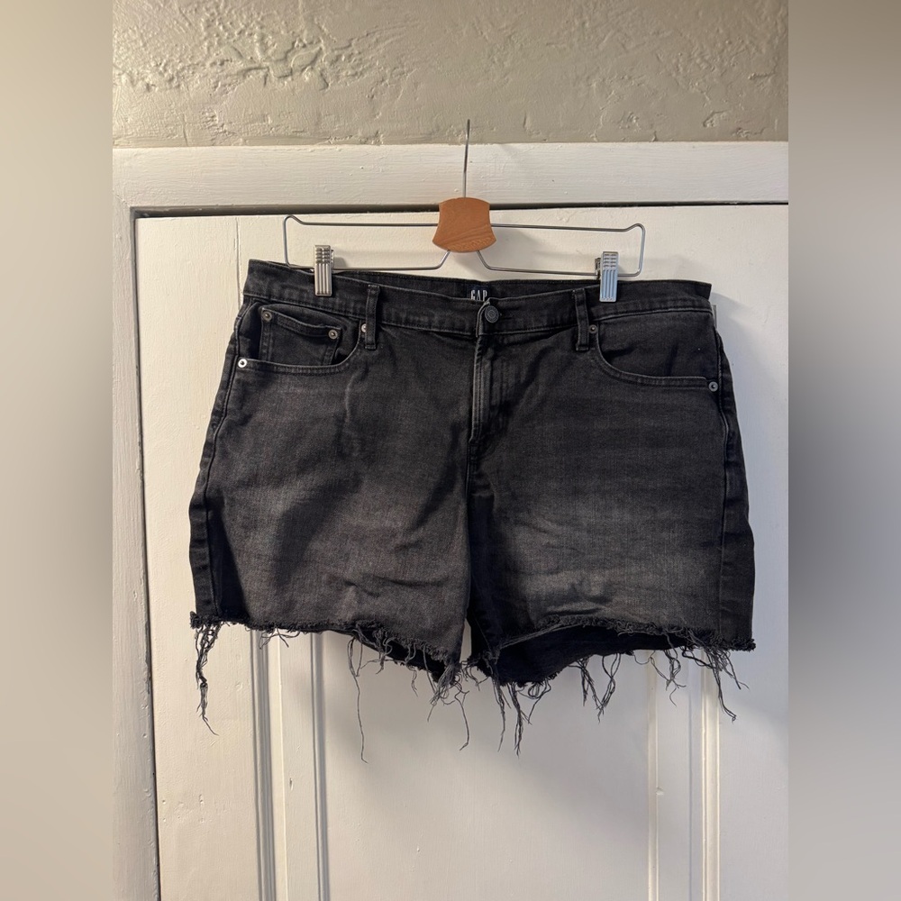 GAP Black Denim Women’s Shorts, Size 33